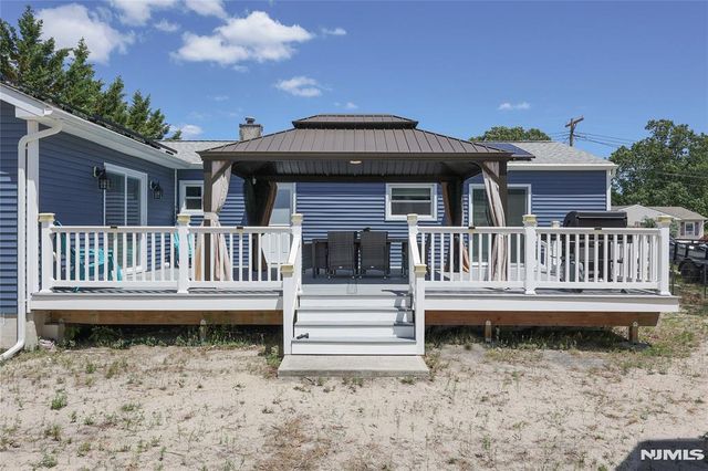 832 Demont Street, Toms River, NJ 08753