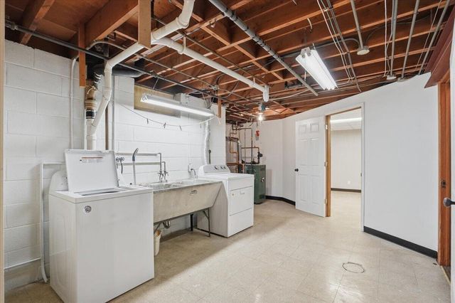 2177 S 80th STREET, West Allis, WI 53219