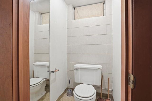 2177 S 80th STREET, West Allis, WI 53219