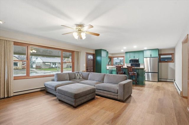 2177 S 80th STREET, West Allis, WI 53219