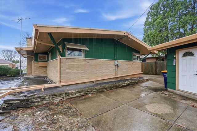 2177 S 80th STREET, West Allis, WI 53219