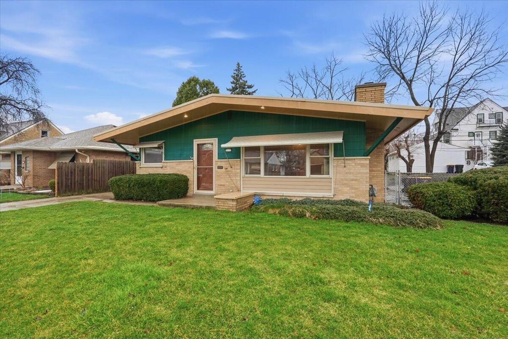 2177 S 80th STREET, West Allis, WI 53219