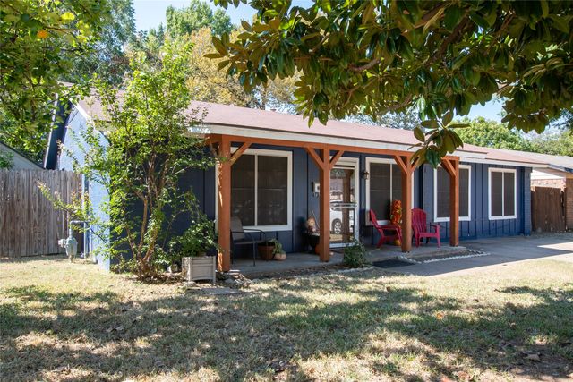 704 Clover Park Drive, Arlington, TX 76013