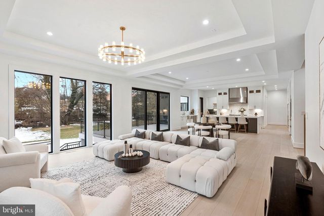 942 DEAD RUN DR, Mclean, VA 22101