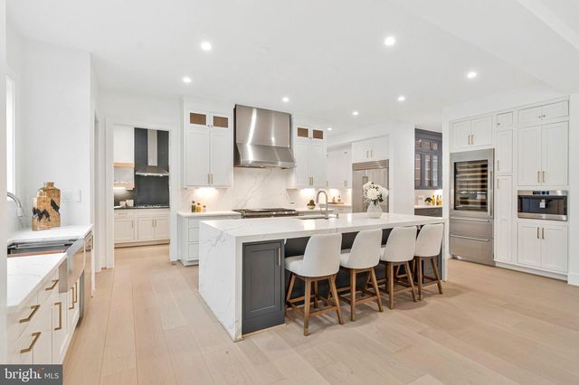 942 DEAD RUN DR, Mclean, VA 22101