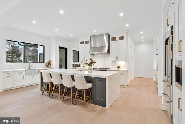 942 DEAD RUN DR, Mclean, VA 22101