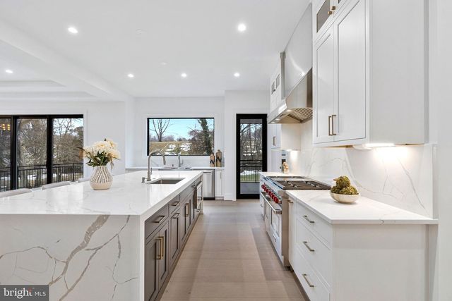 942 DEAD RUN DR, Mclean, VA 22101