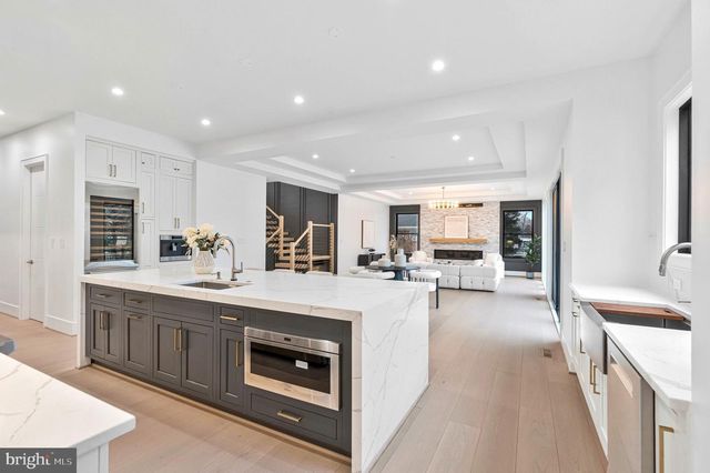 942 DEAD RUN DR, Mclean, VA 22101