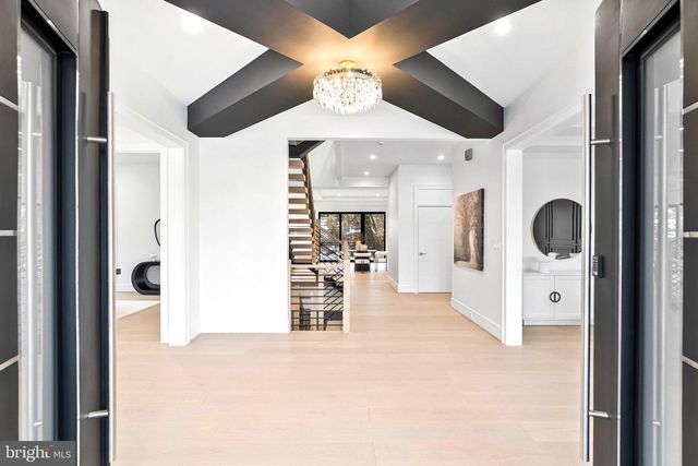 942 DEAD RUN DR, Mclean, VA 22101