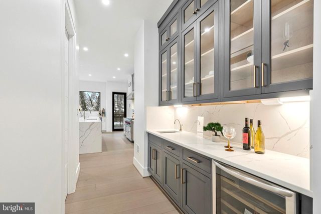 942 DEAD RUN DR, Mclean, VA 22101