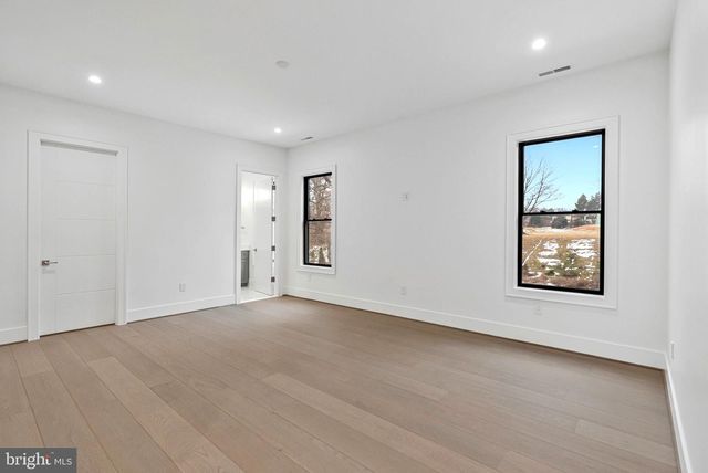 942 DEAD RUN DR, Mclean, VA 22101