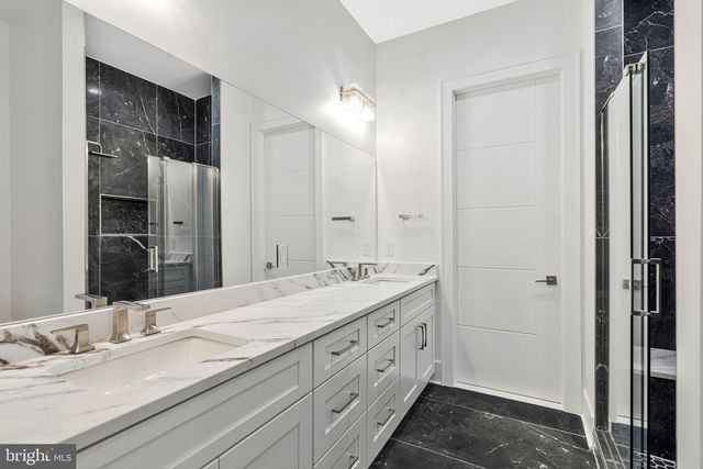 942 DEAD RUN DR, Mclean, VA 22101