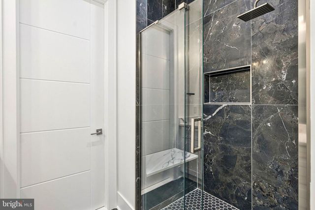 942 DEAD RUN DR, Mclean, VA 22101