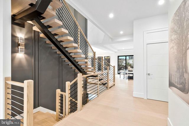 942 DEAD RUN DR, Mclean, VA 22101