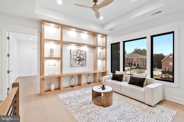 942 DEAD RUN DR, Mclean, VA 22101