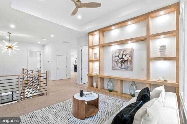 942 DEAD RUN DR, Mclean, VA 22101