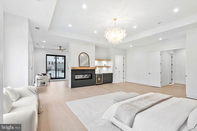 942 DEAD RUN DR, Mclean, VA 22101