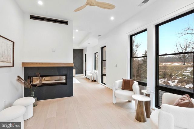 942 DEAD RUN DR, Mclean, VA 22101