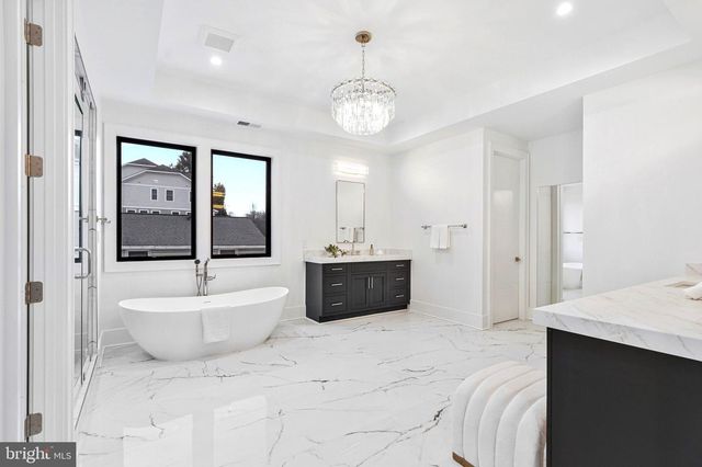 942 DEAD RUN DR, Mclean, VA 22101