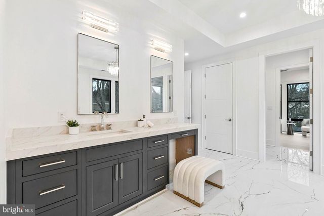 942 DEAD RUN DR, Mclean, VA 22101