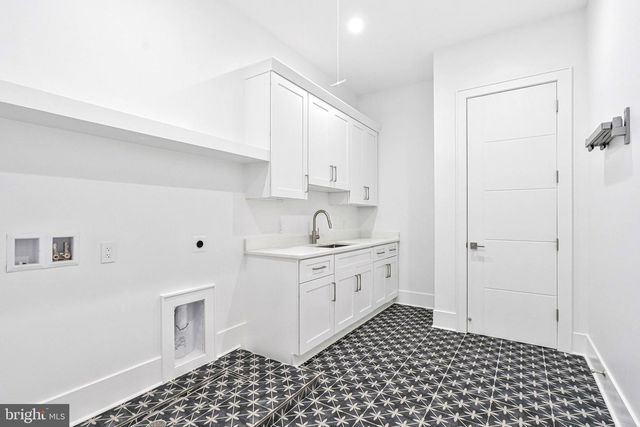 942 DEAD RUN DR, Mclean, VA 22101