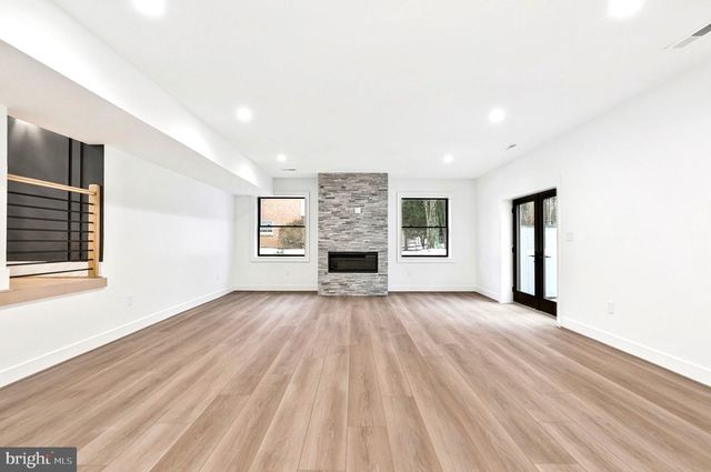 942 DEAD RUN DR, Mclean, VA 22101