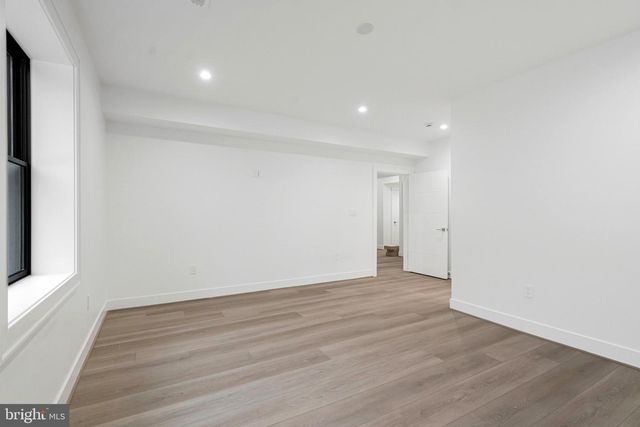 942 DEAD RUN DR, Mclean, VA 22101