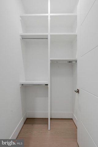 942 DEAD RUN DR, Mclean, VA 22101