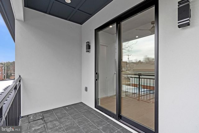 942 DEAD RUN DR, Mclean, VA 22101