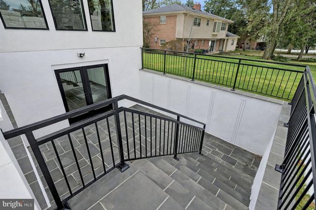 942 DEAD RUN DR, Mclean, VA 22101