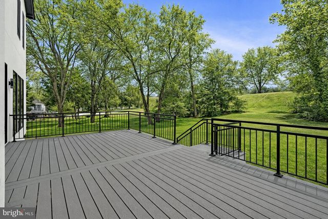 942 DEAD RUN DR, Mclean, VA 22101