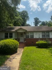 204 Cleaveland Drive, Lagrange, GA 30241