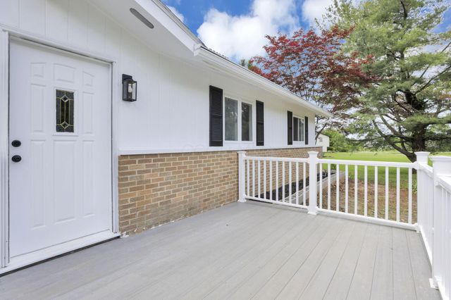 8 Summit Glen Road SW, Pataskala, OH 43062