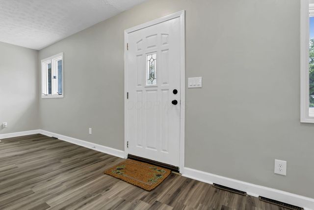 8 Summit Glen Road SW, Pataskala, OH 43062