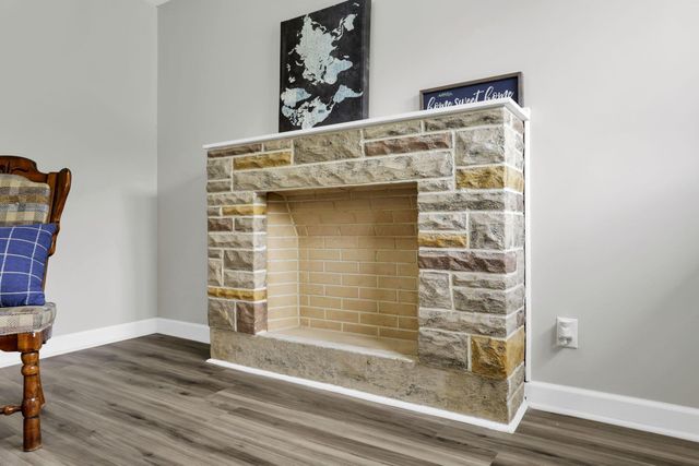 8 Summit Glen Road SW, Pataskala, OH 43062