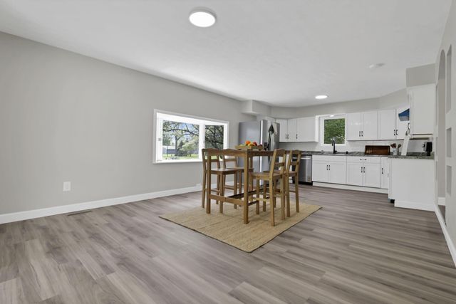 8 Summit Glen Road SW, Pataskala, OH 43062