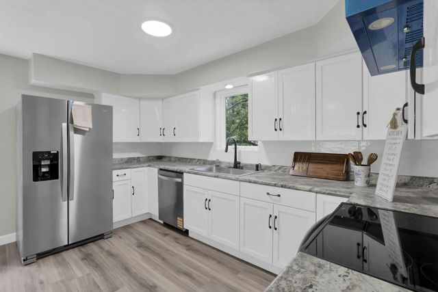 8 Summit Glen Road SW, Pataskala, OH 43062