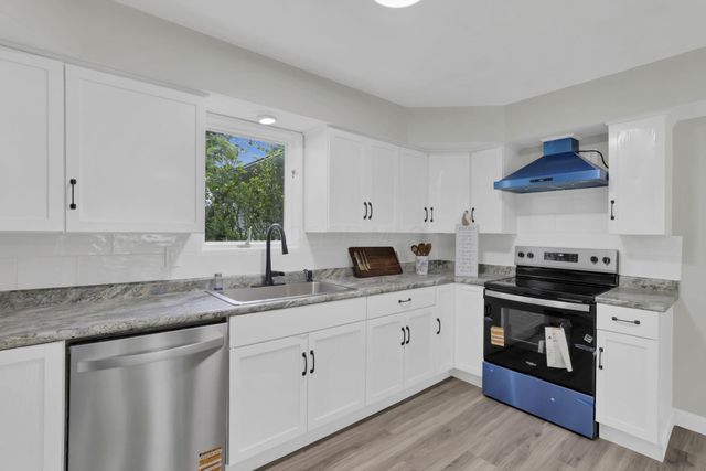 8 Summit Glen Road SW, Pataskala, OH 43062