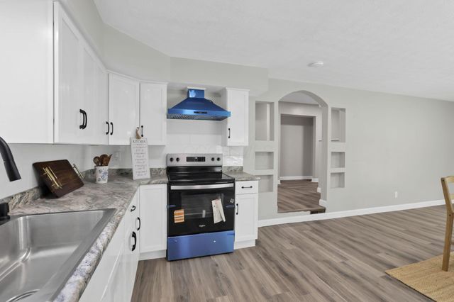 8 Summit Glen Road SW, Pataskala, OH 43062