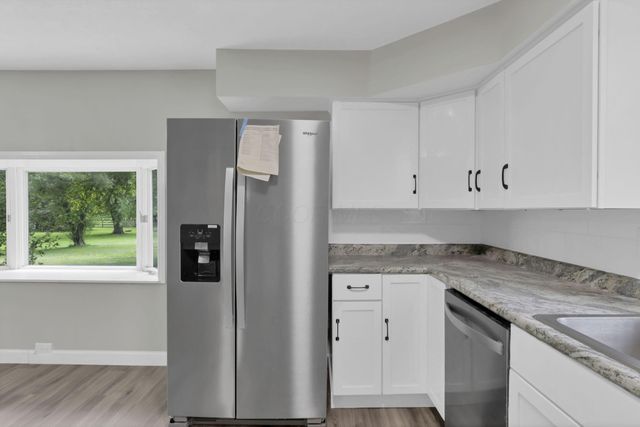 8 Summit Glen Road SW, Pataskala, OH 43062