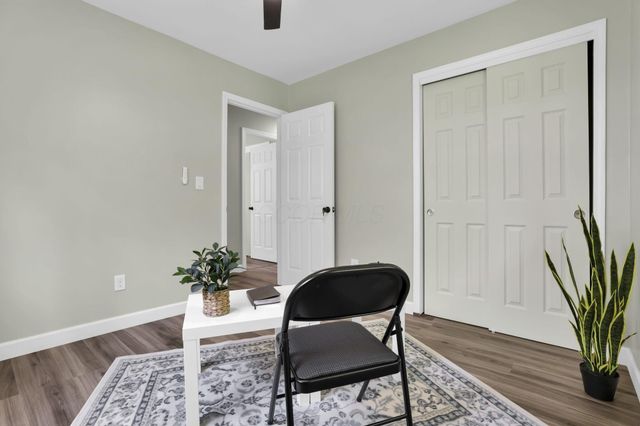 8 Summit Glen Road SW, Pataskala, OH 43062
