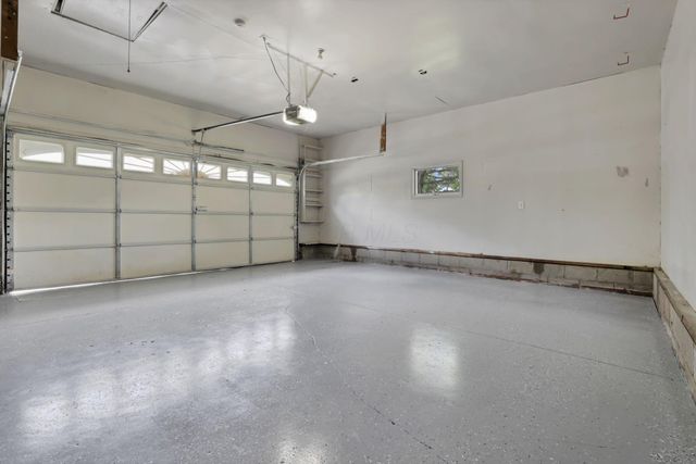8 Summit Glen Road SW, Pataskala, OH 43062