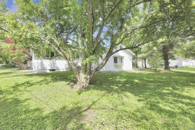 8 Summit Glen Road SW, Pataskala, OH 43062