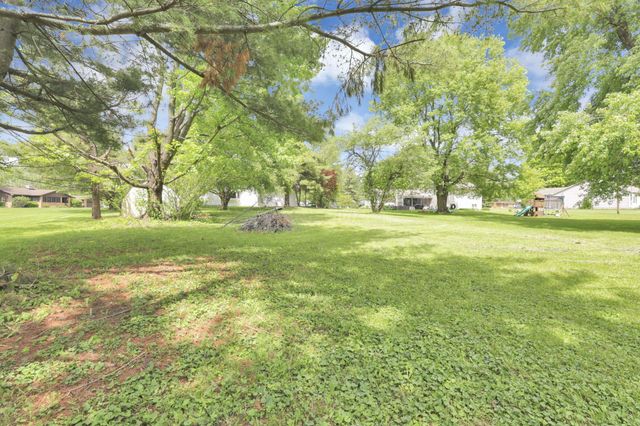 8 Summit Glen Road SW, Pataskala, OH 43062