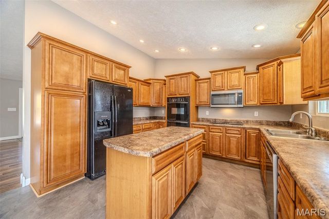 14190 Country Lane, Dixon, MO 65459