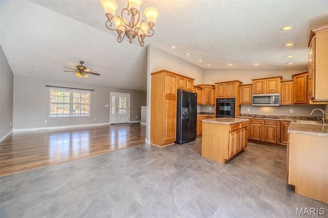 14190 Country Lane, Dixon, MO 65459