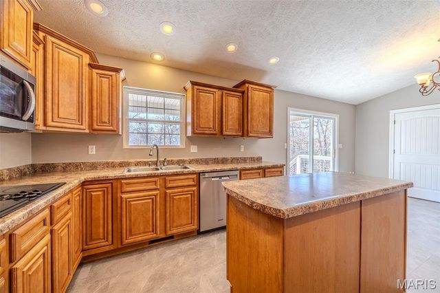 14190 Country Lane, Dixon, MO 65459