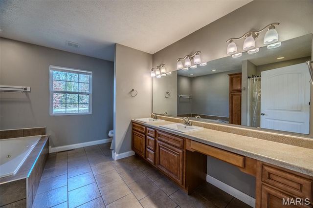 14190 Country Lane, Dixon, MO 65459