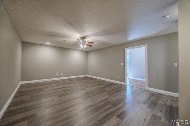 14190 Country Lane, Dixon, MO 65459