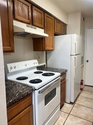 9700 Leawood Boulevard 1113, Houston, TX 77099